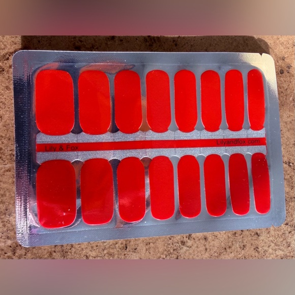 Lily & Fox Valentine's Nail Wraps - Picture 2 of 5